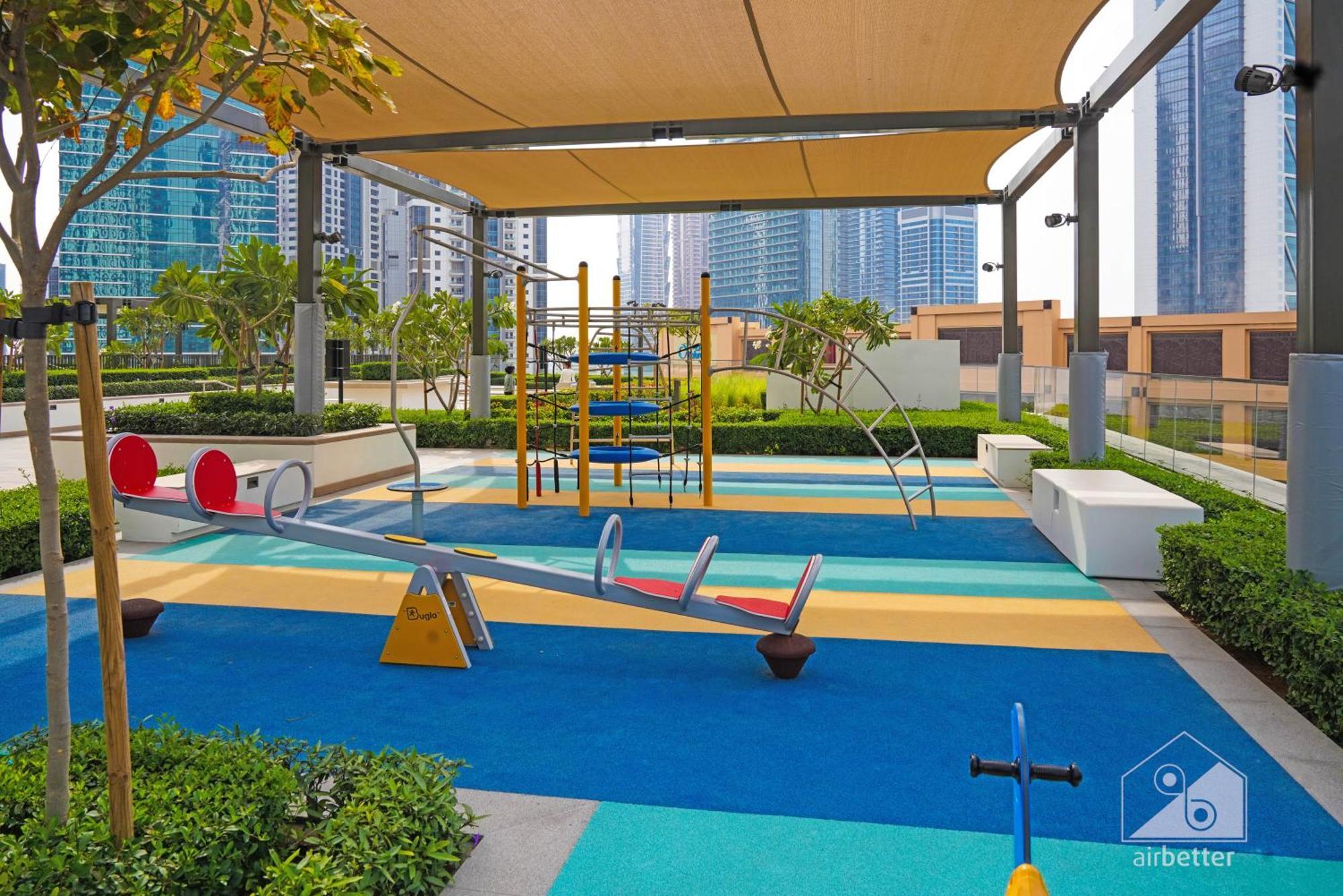 Апартаменты Luxury Burj Crown Downtown Balcony & View
